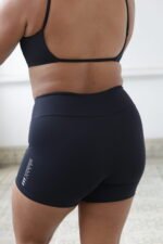 Short meia coxa Preto - Imagem 4
