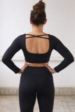 Cropped manga longa cruzado Preto - Imagem 4