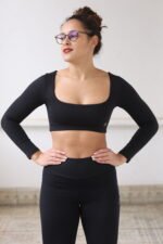 Cropped manga longa cruzado Preto - Imagem 3