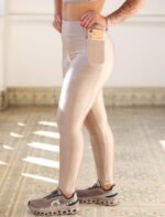 Calça legging Dourada c/bolso - Imagem 2