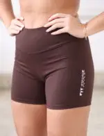 Short meia coxa marrom escuro