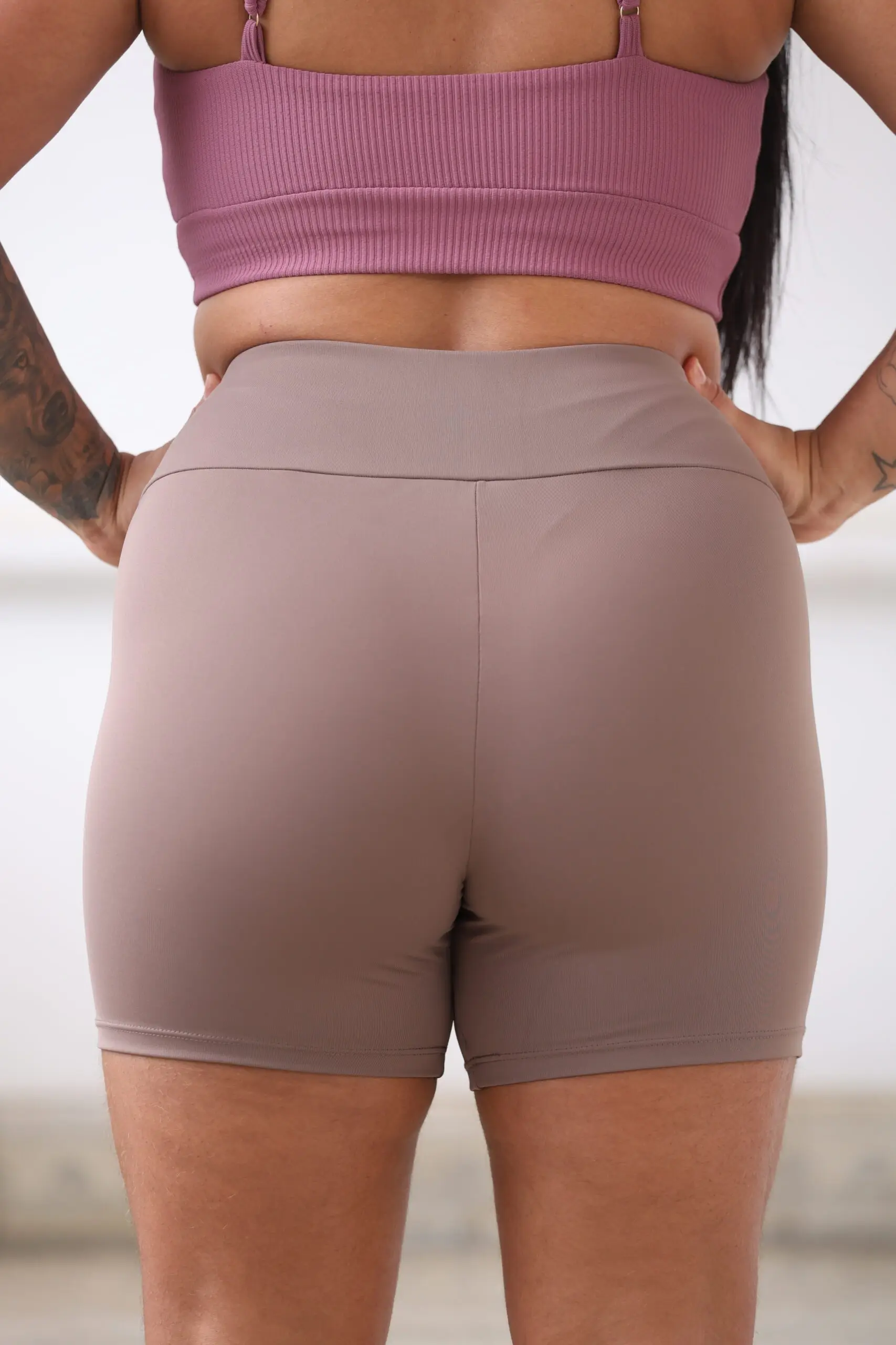 Short meia coxa Marrom claro - Imagem 4