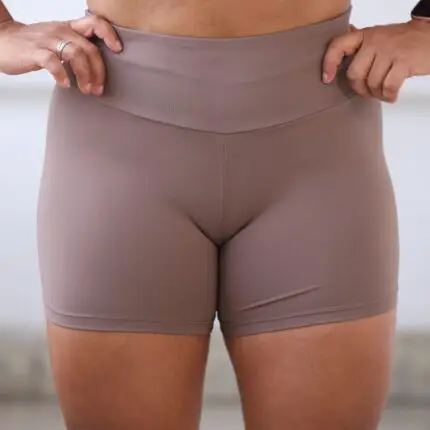 Short empina bumbum Marrom claro